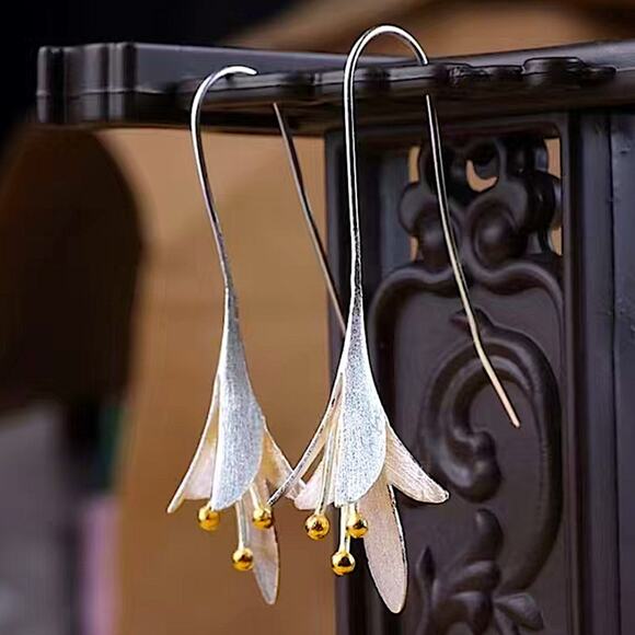 Sterling Silver Lily Flower Pollen Fish Hook Dangle Earrings - Picture 4 of 10